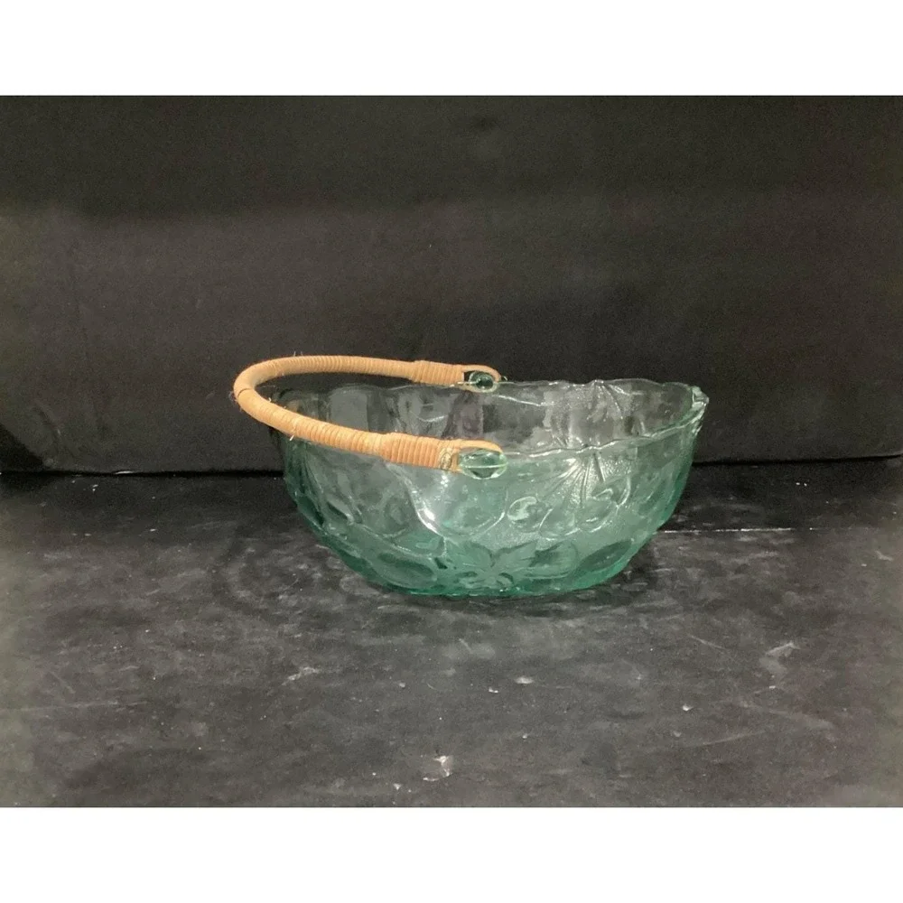 Vintage Libbey‎ Green Glass Orchard Fruit Basket With Wicker Handle ~ 10